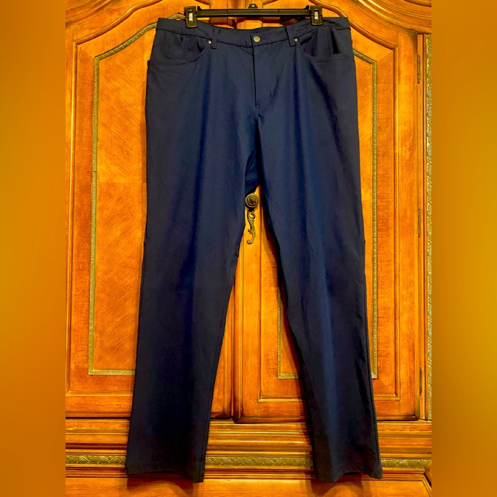 Men’s Navy Lululemon pants 38 waist